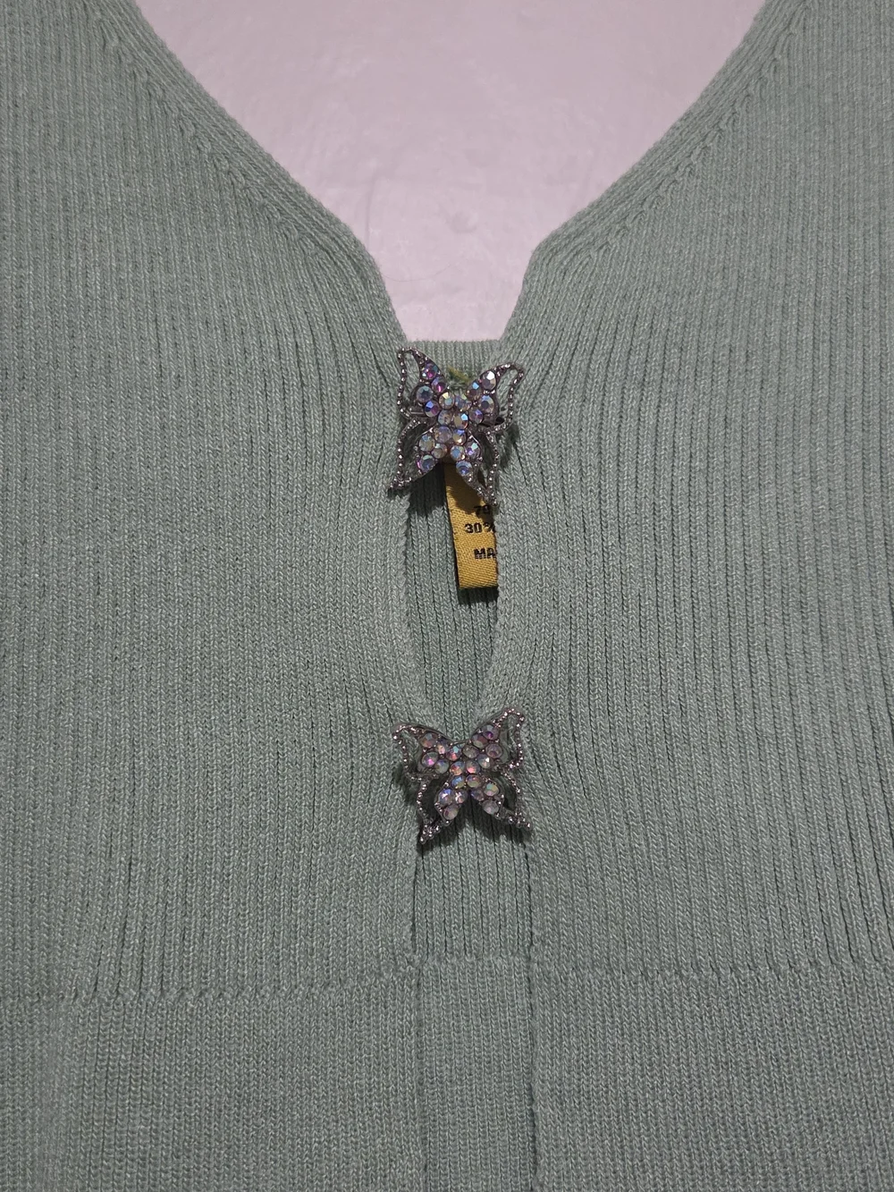 Daisy Ribbed Butterfly Cropped Tank - Picture 4 of 8